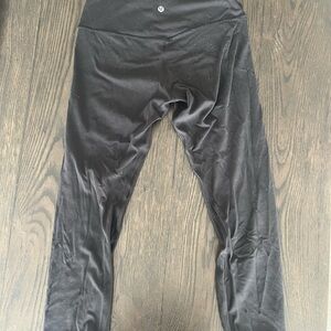 LuLuLemon athletica Black capri Leggings Sz 8